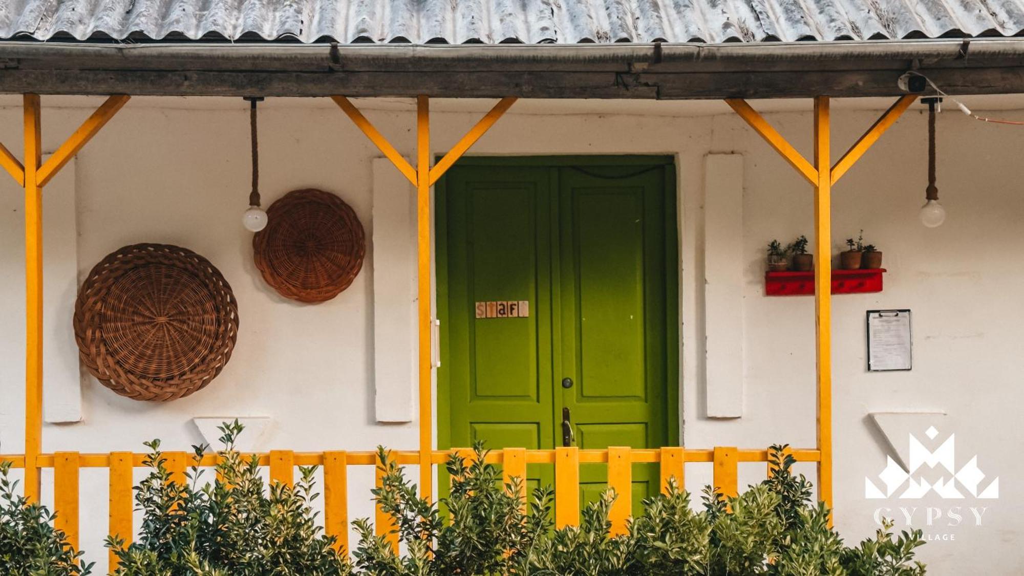 Gipsy Village Park Hotel Asureti Экстерьер фото