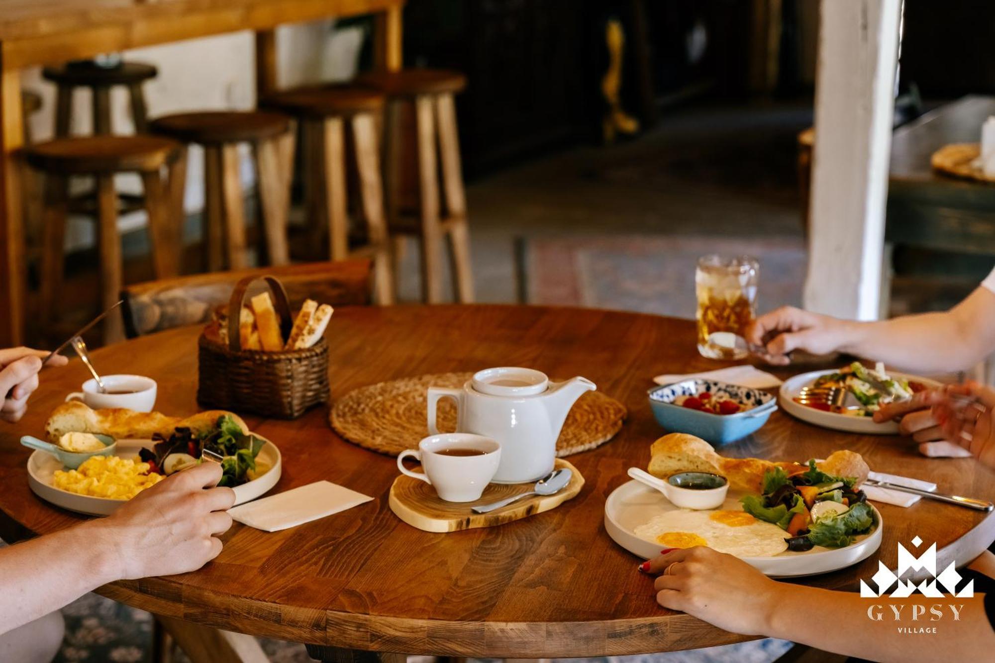 Gipsy Village Park Hotel Asureti Экстерьер фото